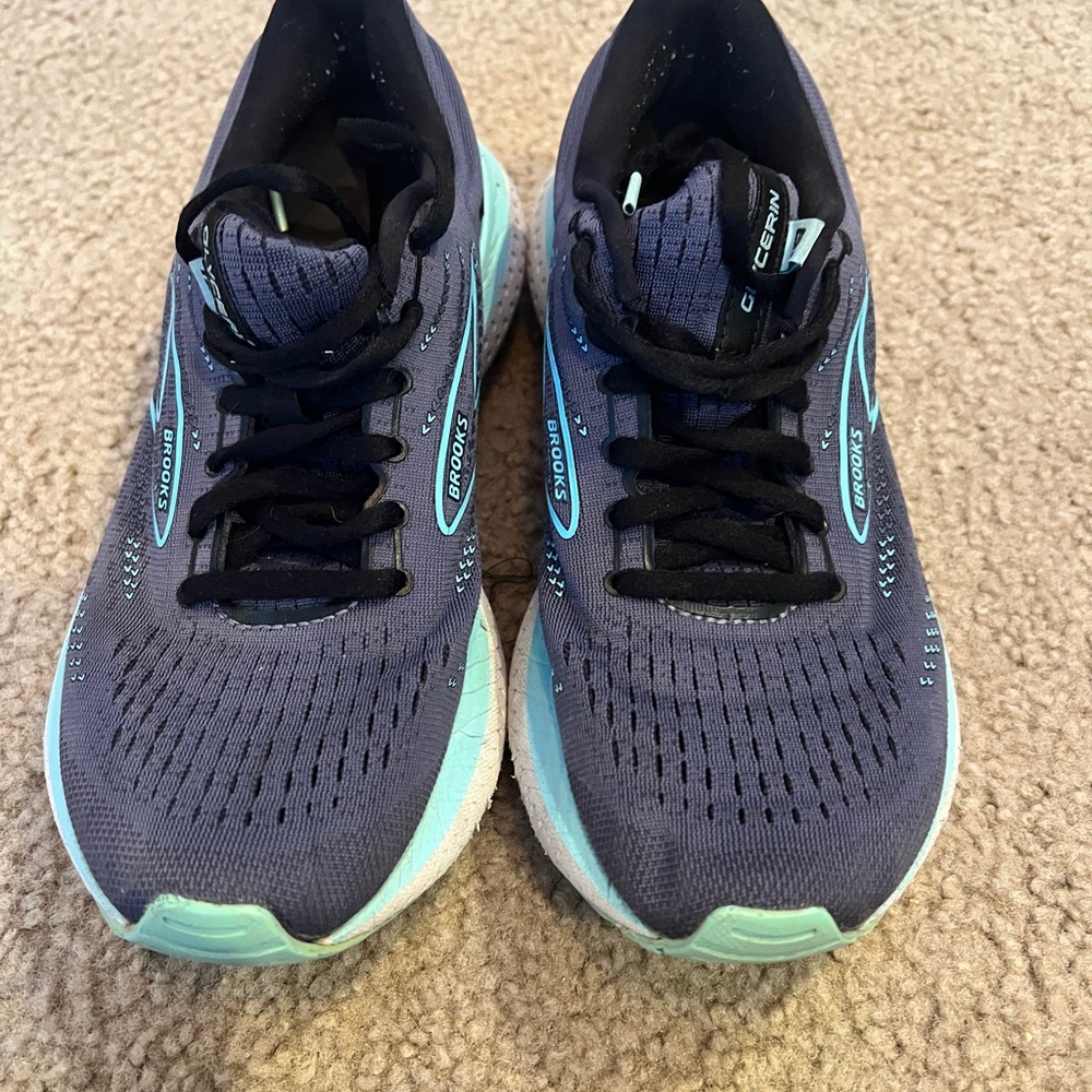 Women's Brooks Glycerin 19 - very lightweight and supportive!